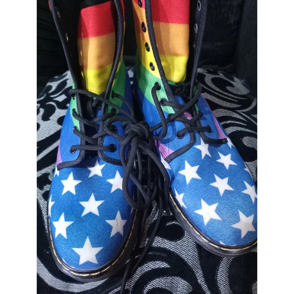 Rainbow Star Print Canvas Combat Boots Mens 9.5 Womens 11.5 Pride Festival EU 43
